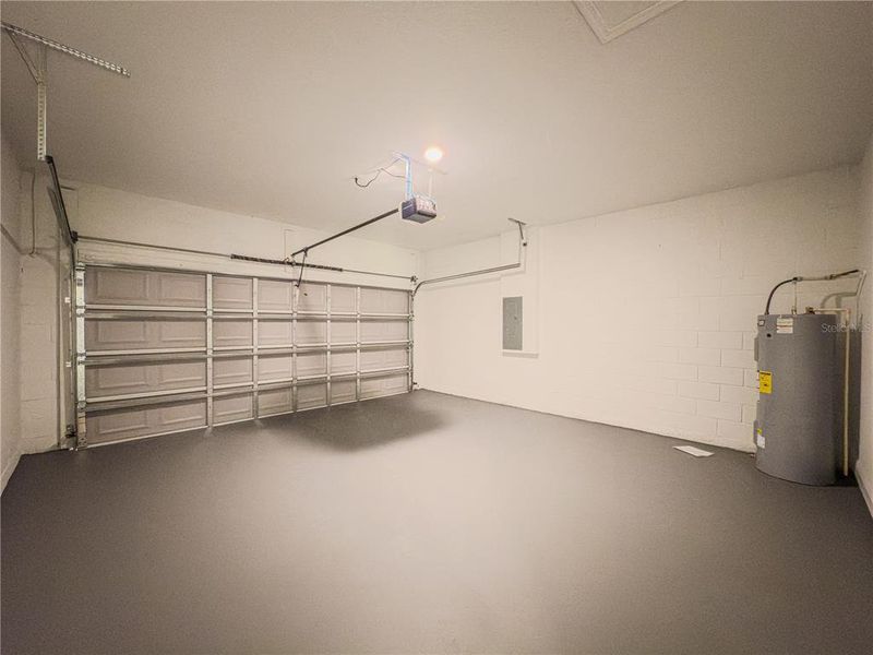 Spacious, unfurnished interior of a new home in , Ocala (Image 58).