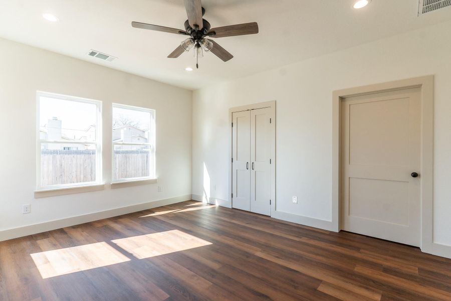 Spacious, unfurnished interior of a new home in , Smithville (Image 15).