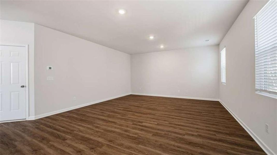 Spacious, unfurnished interior of a new home in Oakchase at Hampton, Hampton (Image 13).