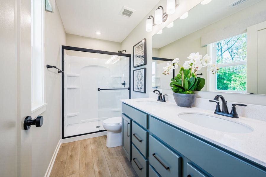 Representative furnished interior of a home built from the Wesley by Fischer Homes in Sage Woods, Dallas (Image 41).