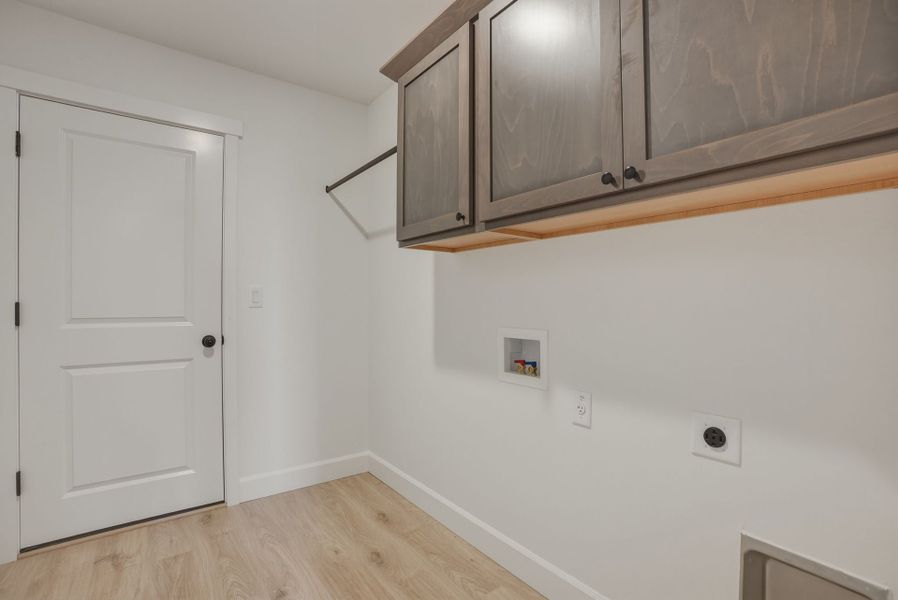 Spacious, unfurnished interior of a new home in Willowbrook, Madras (Image 23).