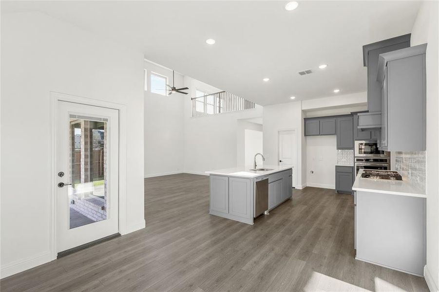 Furnished interior view inside a new home in Wildflower Ranch 60-65, Fort Worth (Image 8). Furnished interior view inside a new home in Wildflower Ranch 60-65, Fort Worth (Image 8).