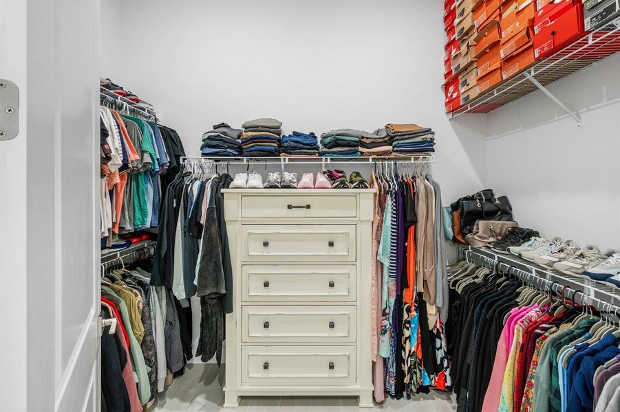 walk in closet walk in closet