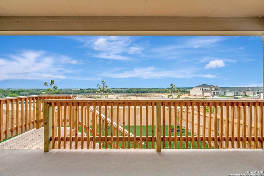 Exterior details and patio area of a home in Mesquite Ridge, San Antonio (Image 16).