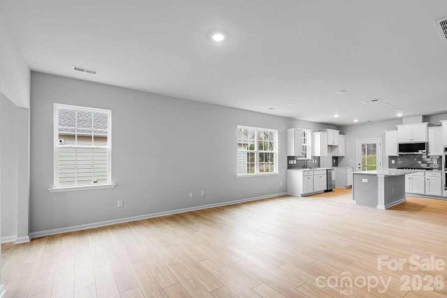 Spacious, unfurnished interior of a new home in Roselyn, Lancaster (Image 15).