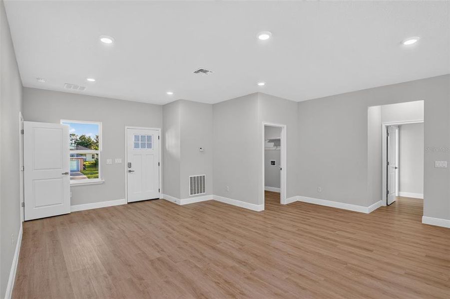Spacious, unfurnished interior of a new home in , Ocala (Image 16).