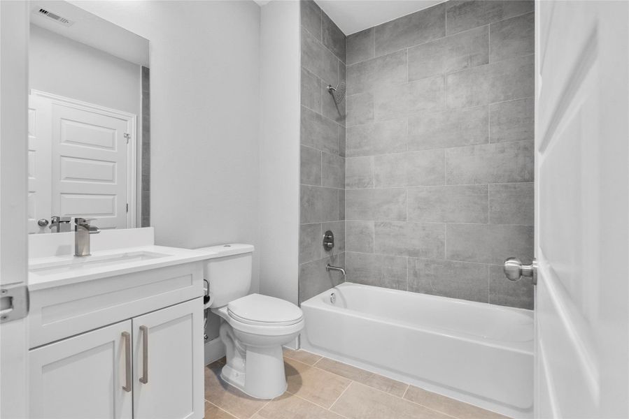 En suite bathroom - First floor bedroom En suite bathroom - First floor bedroom