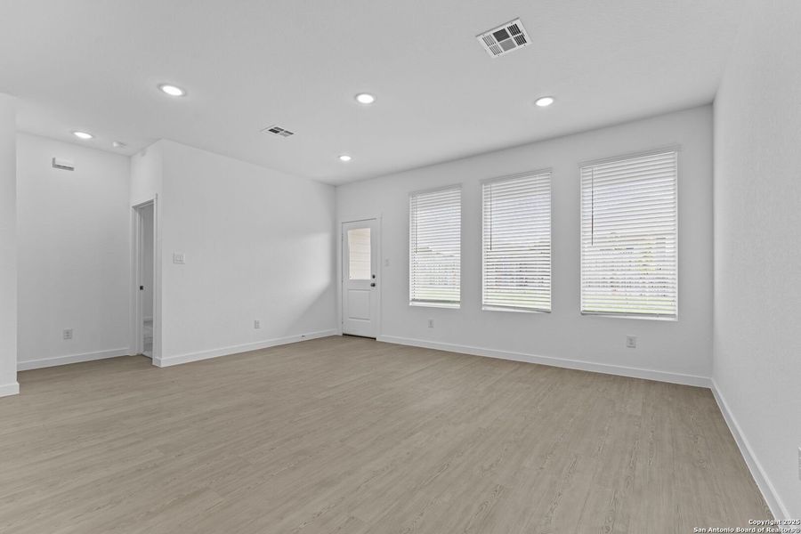 Spacious, unfurnished interior of a new home in Hidden Trails: Coastline Collection, Bulverde (Image 21). Spacious, unfurnished interior of a new home in Hidden Trails: Coastline Collection, Bulverde (Image 21).