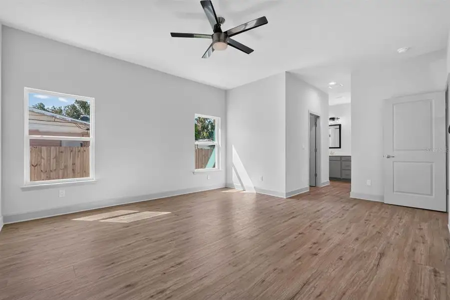 Spacious, unfurnished interior of a new home in , New Smyrna Beach (Image 13).