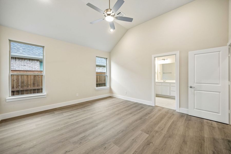 Spacious, unfurnished interior of a new home in Dove Hollow, Waxahachie (Image 19). Spacious, unfurnished interior of a new home in Dove Hollow, Waxahachie (Image 19).