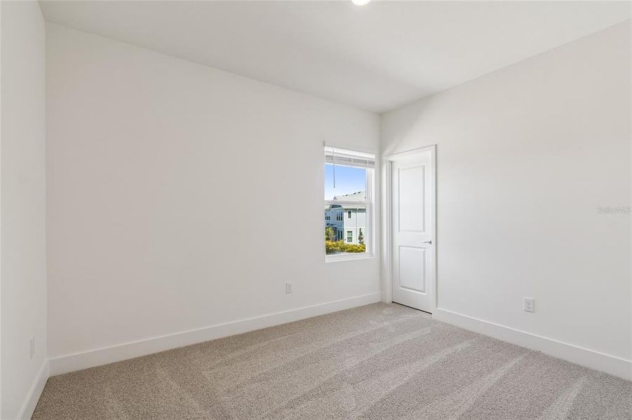 Spacious, unfurnished interior of a new home in North River Ranch – Townhomes, Parrish (Image 33).