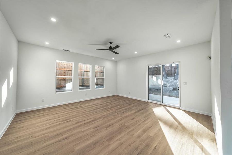 Spacious, unfurnished interior of a new home in , Dallas (Image 24).