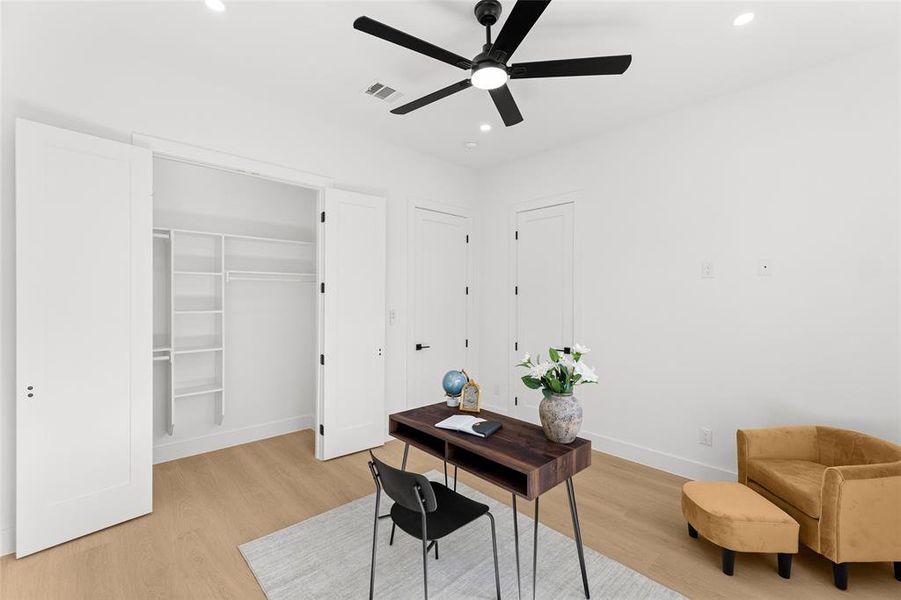 Furnished interior view inside a new home in , Dallas (Image 28). Furnished interior view inside a new home in , Dallas (Image 28).