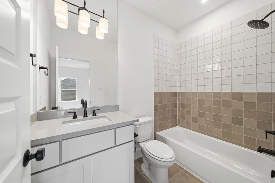 Furnished interior view inside a new home in Legacy, League City (Image 7).