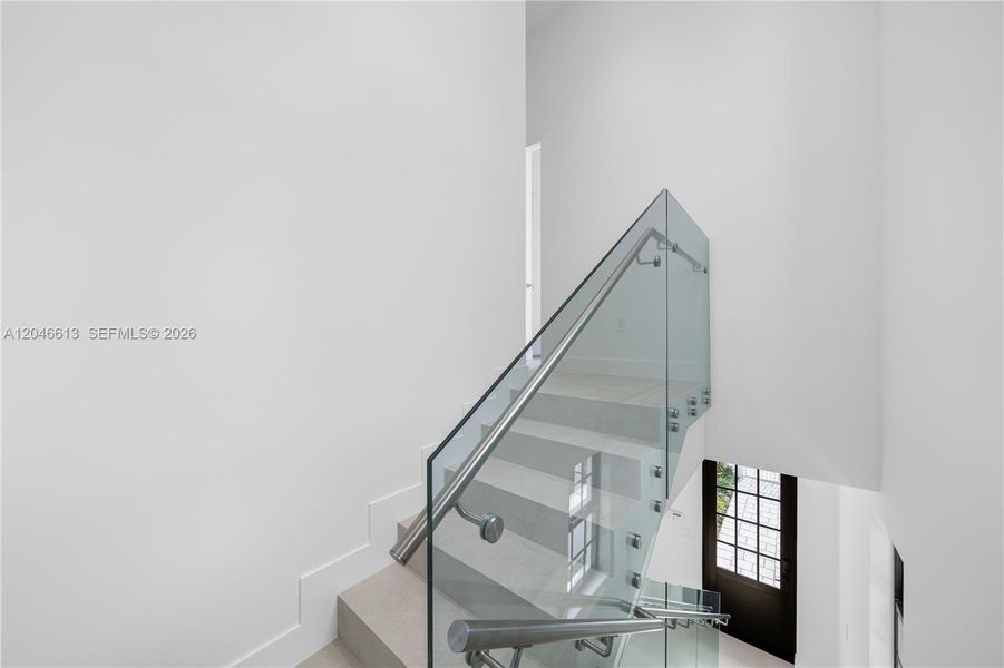 Spacious, unfurnished interior of a new home in , Coral Gables (Image 18).