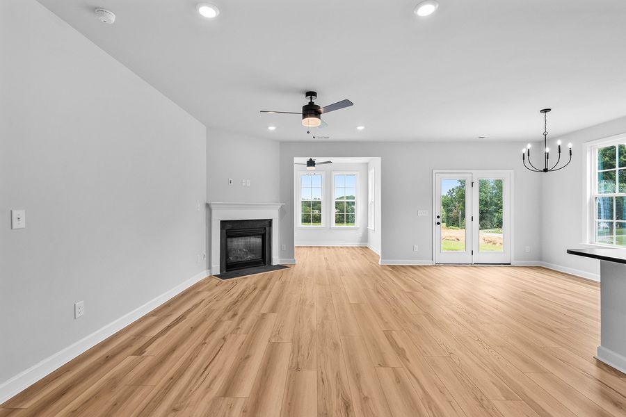 Spacious, unfurnished interior of a new home in Fieldstone, Lexington (Image 22).