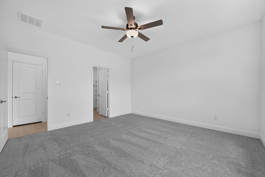 Spacious, unfurnished interior of a new home in Madero 50s, Fort Worth (Image 20).