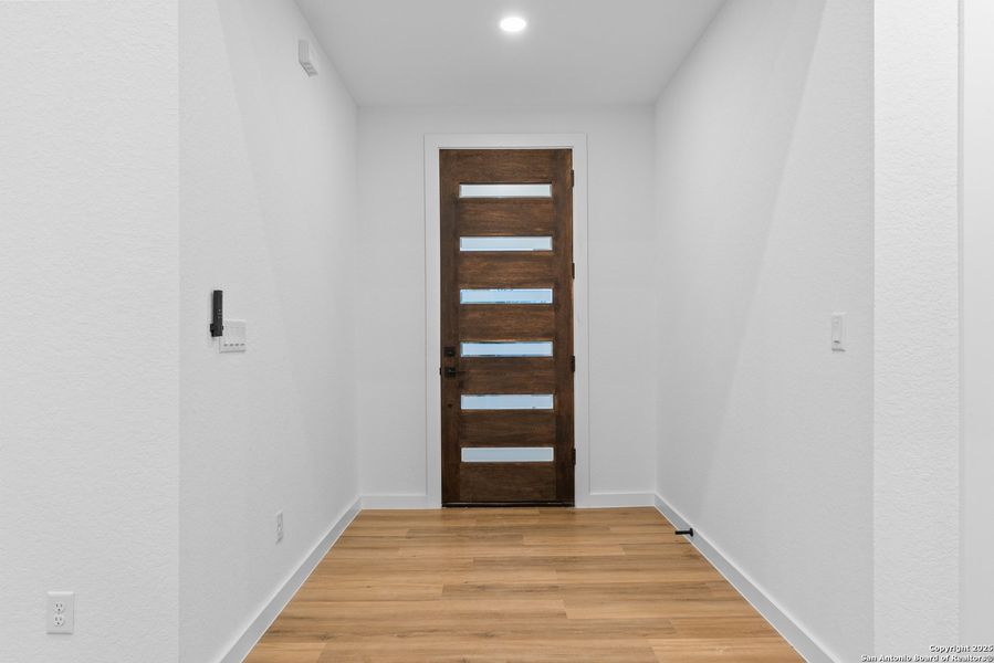 Spacious, unfurnished interior of a new home in , San Antonio (Image 36).