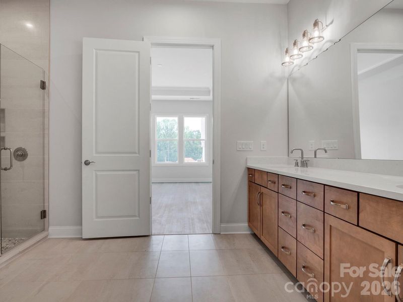 Primary En Suite