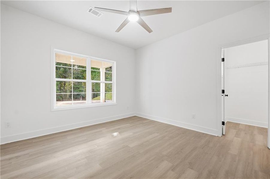 Spacious, unfurnished interior of a new home in , Commerce (Image 19).