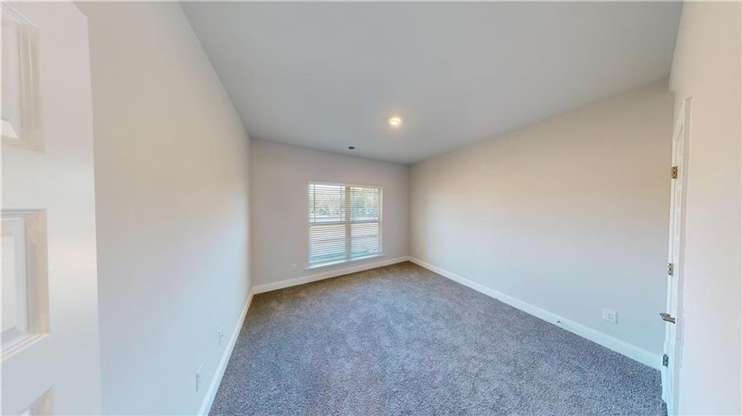 Spacious, unfurnished interior of a new home in Holliday Pass, Griffin (Image 20).