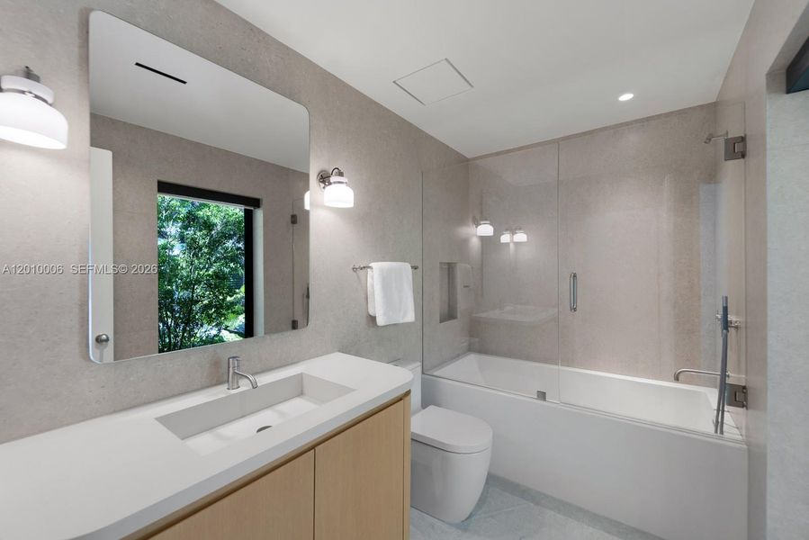 Furnished interior view inside a new home in , Coral Gables (Image 10).