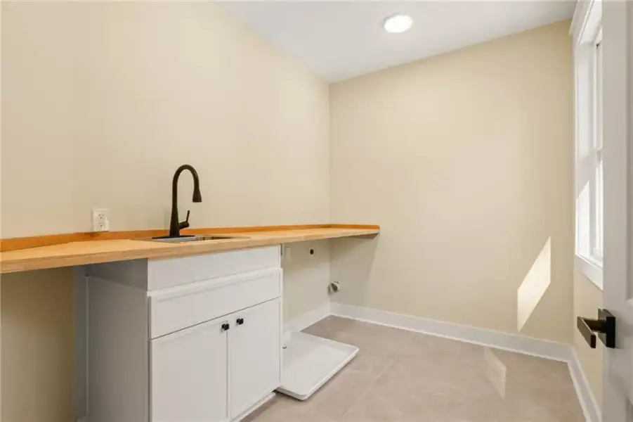 Image 35 of a home in .