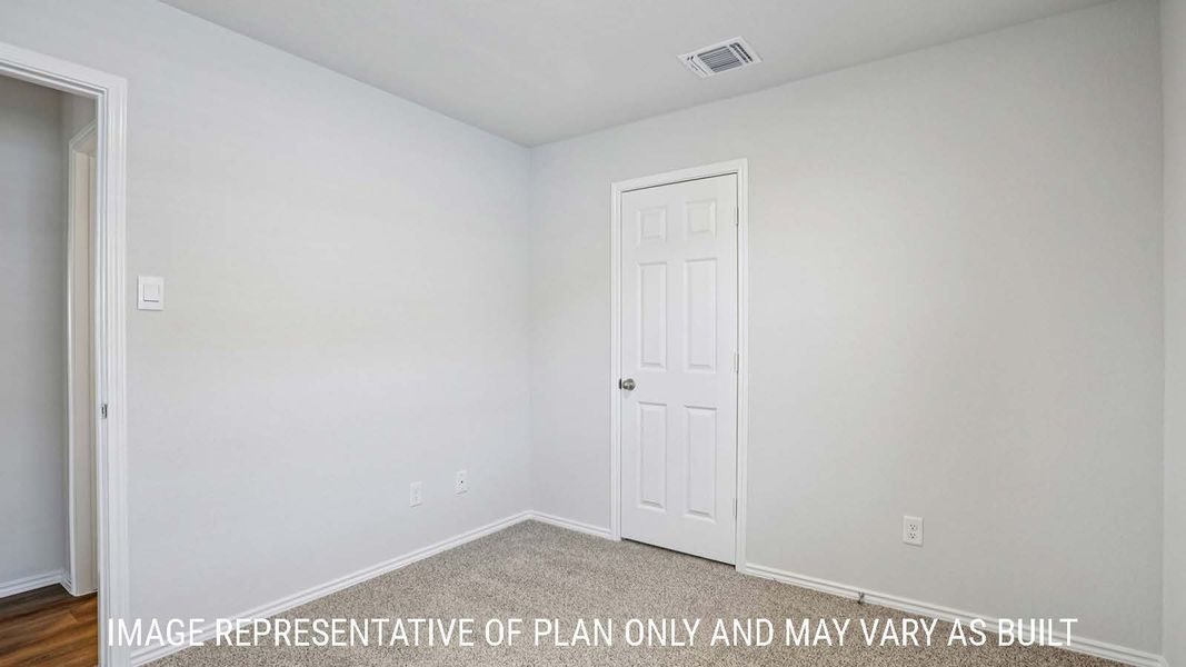 Representative unfurnished interior of a home built from the Barton by D.R. Horton in Pecan Creek, Temple (Image 23).