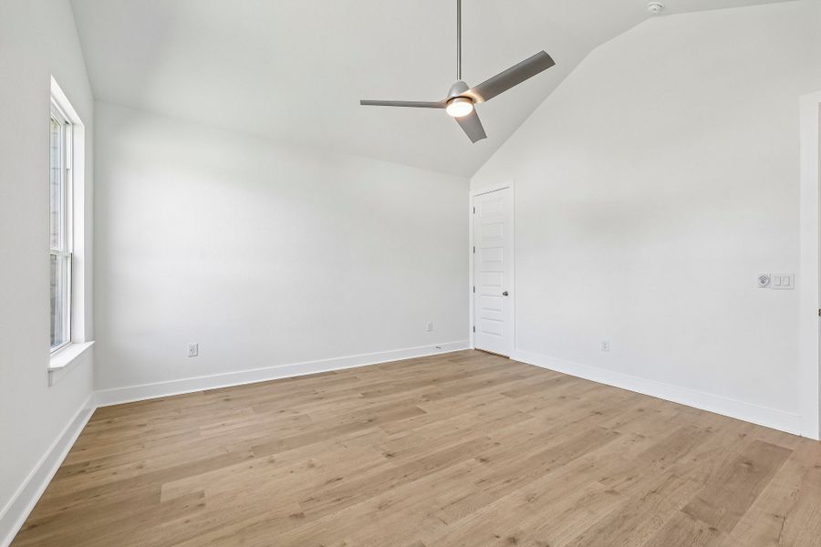 Spacious, unfurnished interior of a new home in Persimmon, Buda (Image 20). Spacious, unfurnished interior of a new home in Persimmon, Buda (Image 20).
