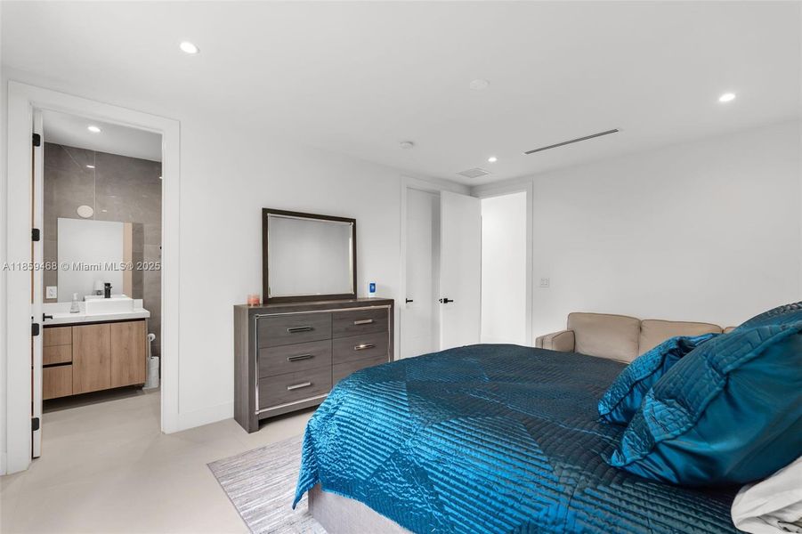 Furnished interior view inside a new home in , Miami (Image 11).