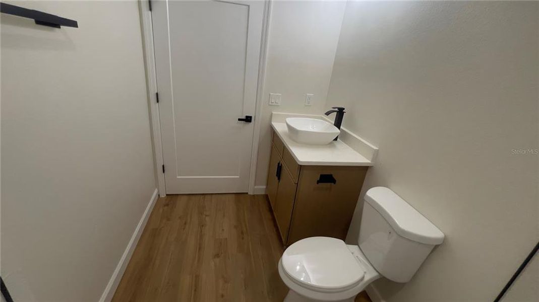 Furnished interior view inside a new home in , Chiefland (Image 9).