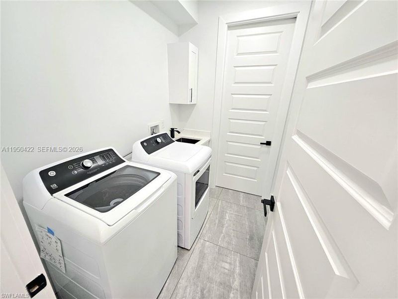 Close-up of interior finishes inside a home in , Lehigh Acres (Image 15). Close-up of interior finishes inside a home in , Lehigh Acres (Image 15).