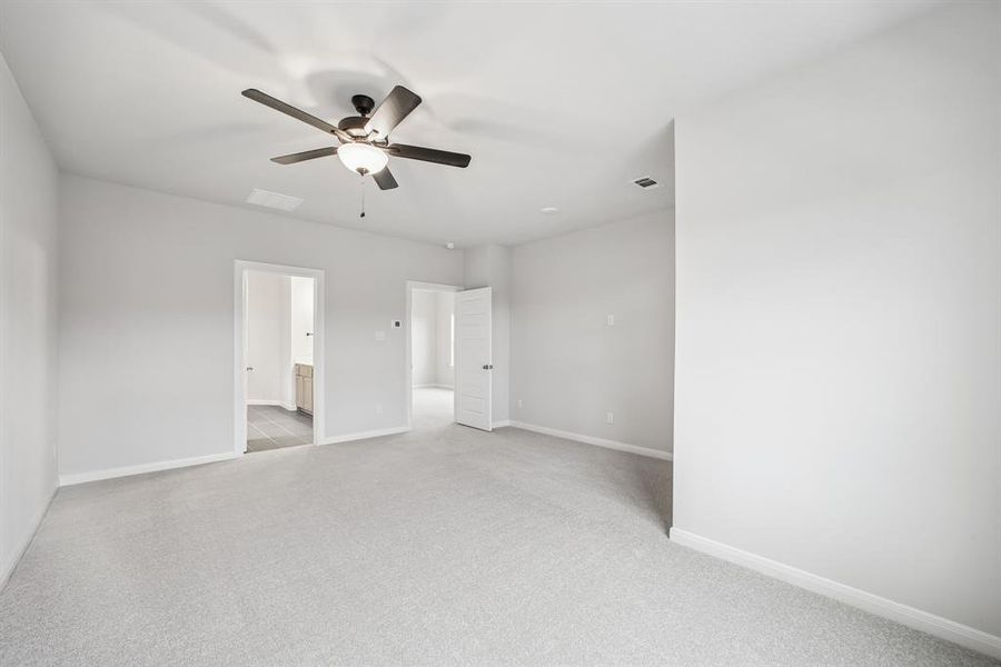 Spacious, unfurnished interior of a new home in Karis - Cottage Series, Crowley (Image 18).