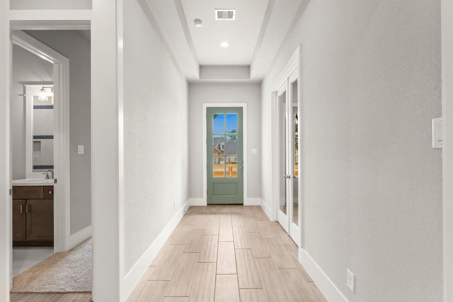 Spacious, unfurnished interior of a new home in Chapel Bend, Montgomery (Image 13).