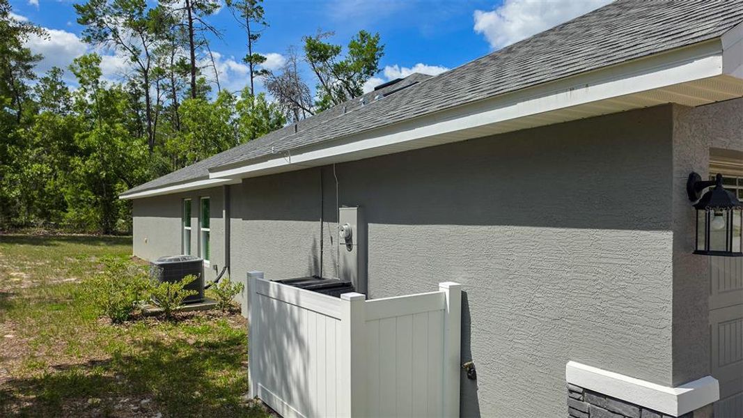 Exterior details and patio area of a home in , Homosassa (Image 30).