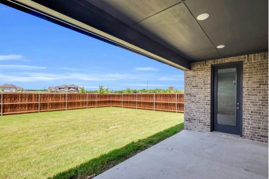 Exterior details and patio area of a home in Polo Ridge, Forney (Image 3).