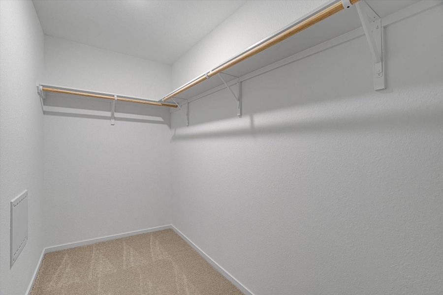 Spacious, unfurnished interior of a new home in Santa Fe Village, Cleveland (Image 33).
