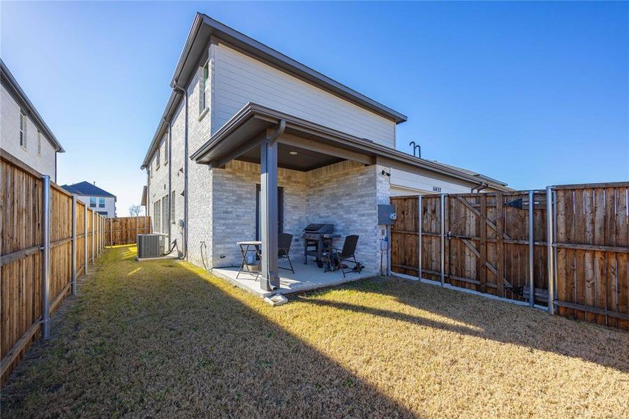 Exterior details and patio area of a home in Symmetry 37s, Frisco (Image 4). Exterior details and patio area of a home in Symmetry 37s, Frisco (Image 4).