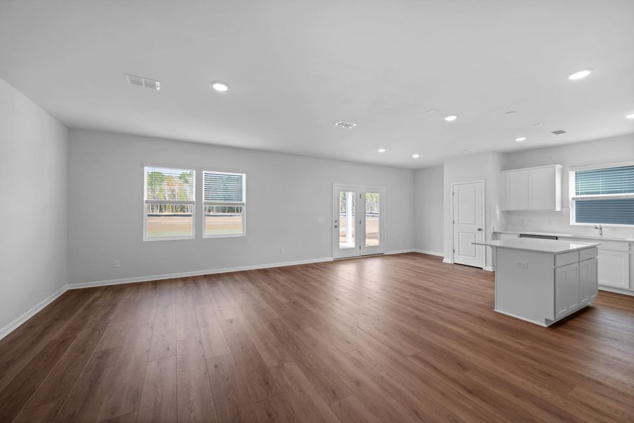 Spacious, unfurnished interior of a new home in , Summerville (Image 27).