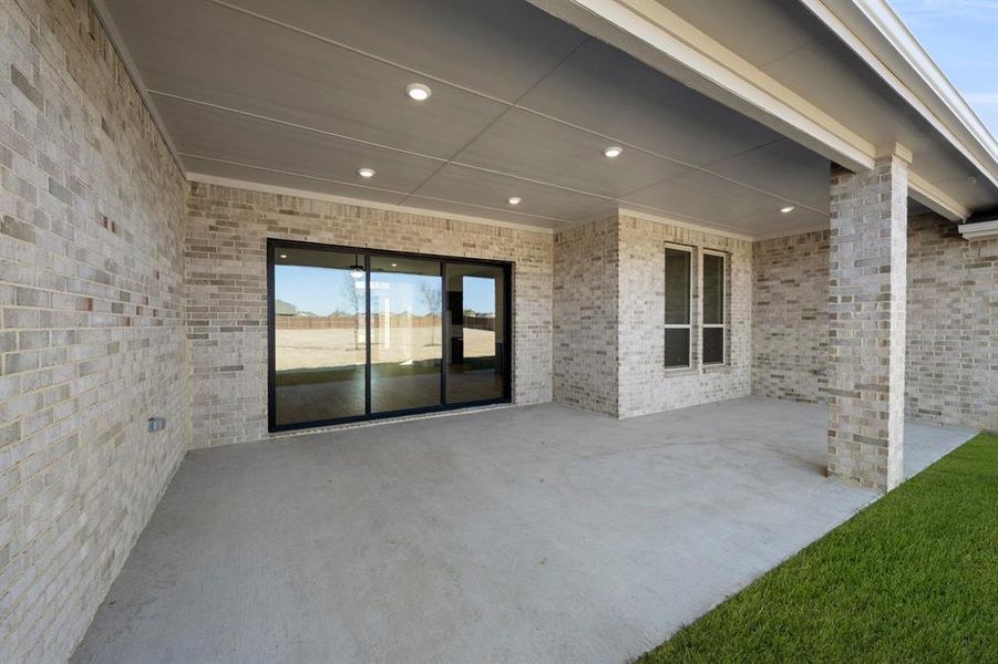 205 Hollinsworth- Back-3 205 Hollinsworth- Back-3