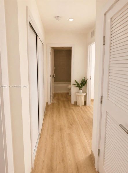 Spacious, unfurnished interior of a new home in , Florida City (Image 12).
