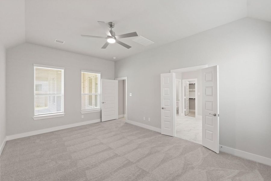 Spacious, unfurnished interior of a new home in Briarwood Crossing, Rosenberg (Image 7).