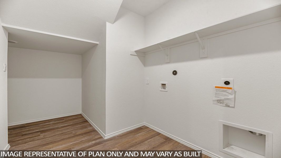 Representative unfurnished interior of a home built from the Naples by D.R. Horton in Mill Creek, Magnolia (Image 9).