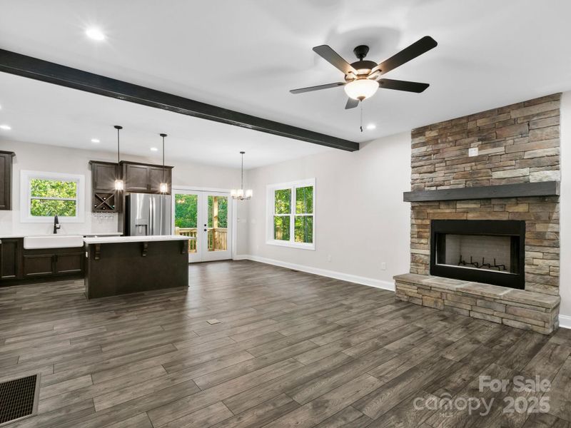 Spacious, unfurnished interior of a new home in , Black Mountain (Image 14).