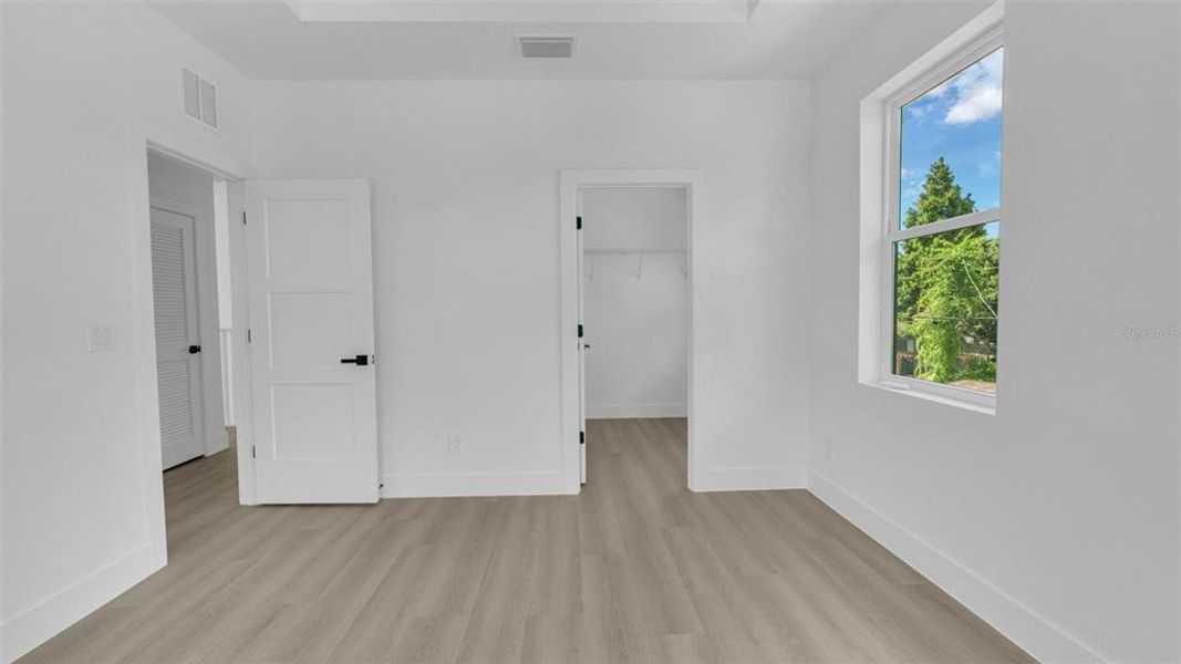 Spacious, unfurnished interior of a new home in , St. Petersburg (Image 23). Spacious, unfurnished interior of a new home in , St. Petersburg (Image 23).