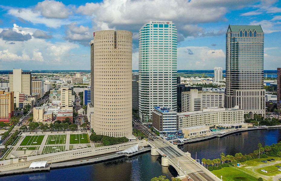 Easy Access to Downtown Tampa