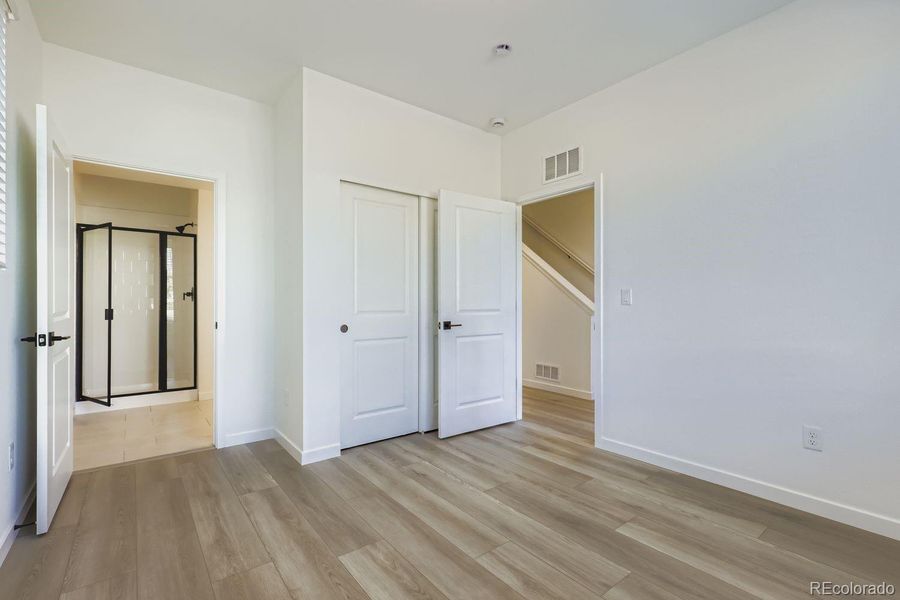 Spacious, unfurnished interior of a new home in , Broomfield (Image 25).