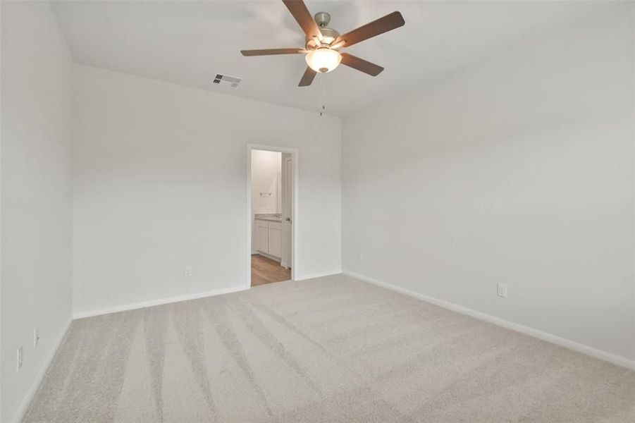 Spacious, unfurnished interior of a new home in Lakes at Black Oak, Magnolia (Image 18).