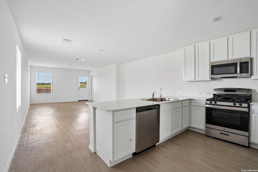 Furnished interior view inside a new home in Steelwood Trails, New Braunfels (Image 8).