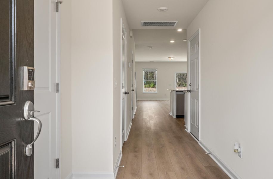 Spacious, unfurnished interior of a new home in The Landings at Montague, Goose Creek (Image 19).